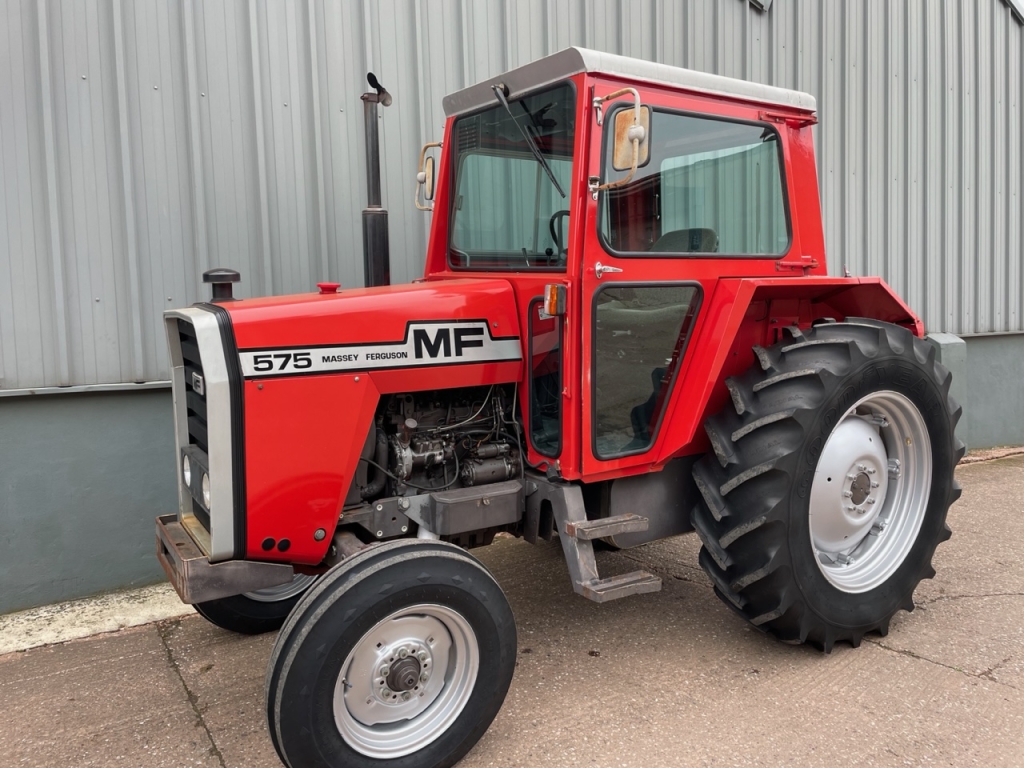 Massey Ferguson 575