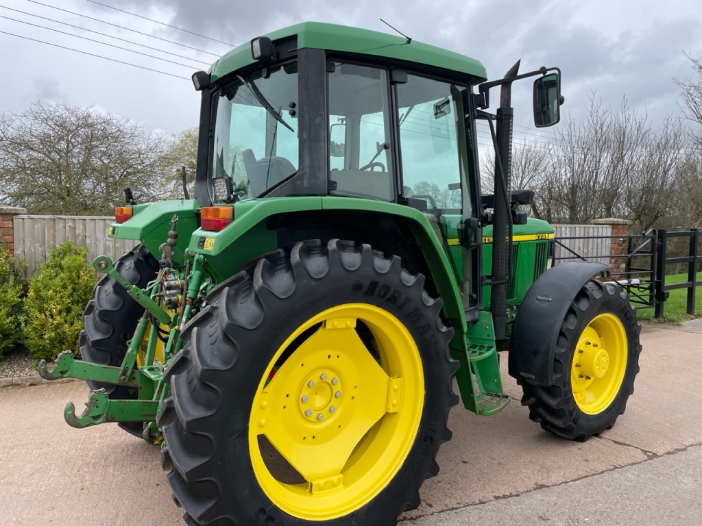 John Deere 6310