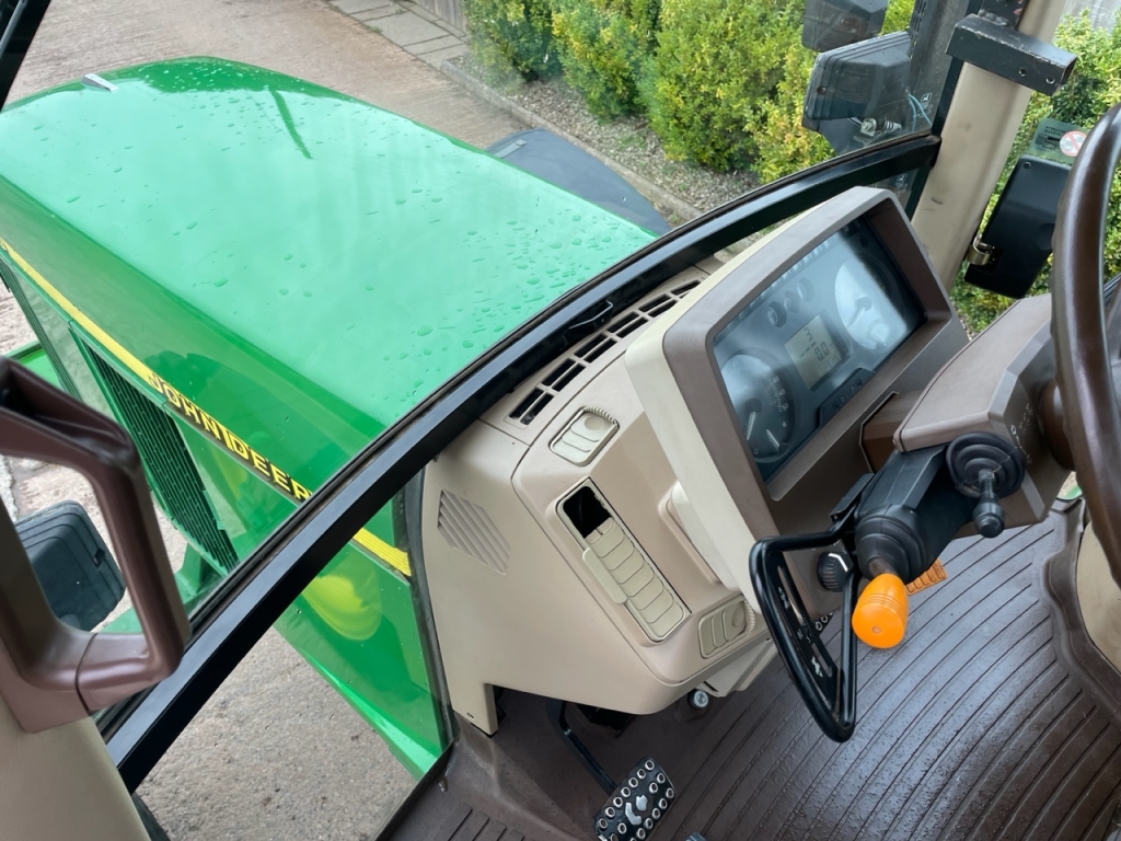 John Deere 6310