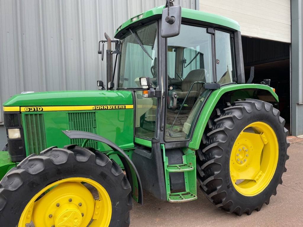 John Deere 6310