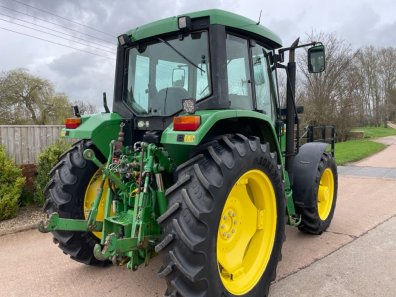 John Deere 6310