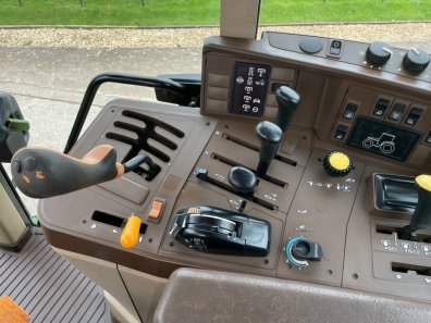 John Deere 6310