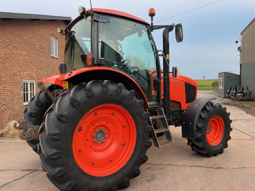 Kubota M135GX