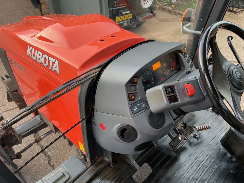 Kubota M135GX