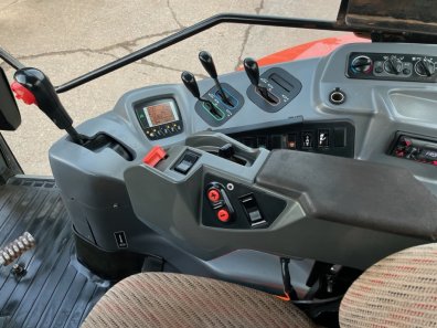Kubota M135GX