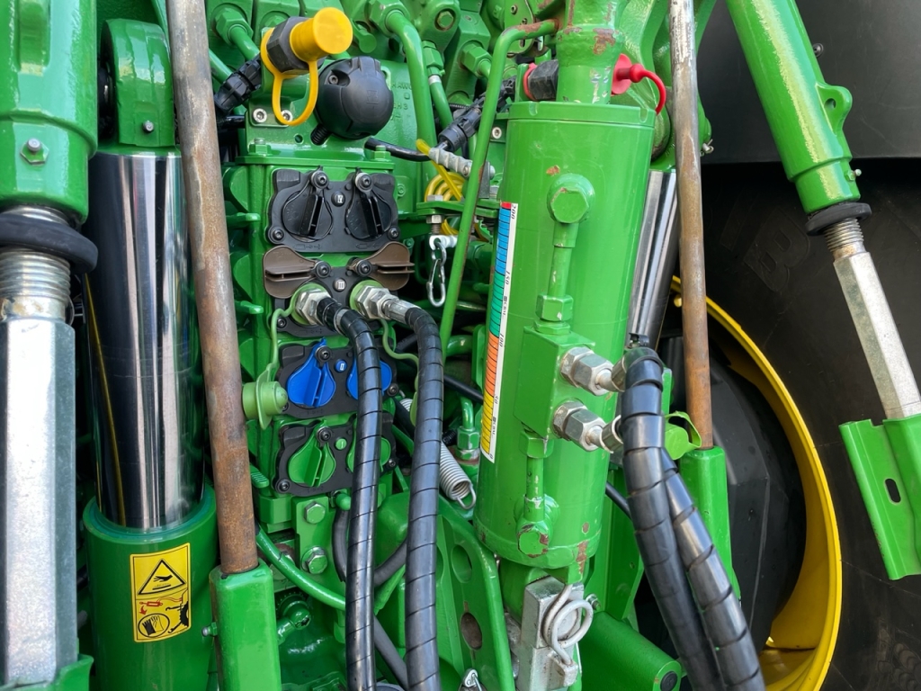 John Deere 6250R