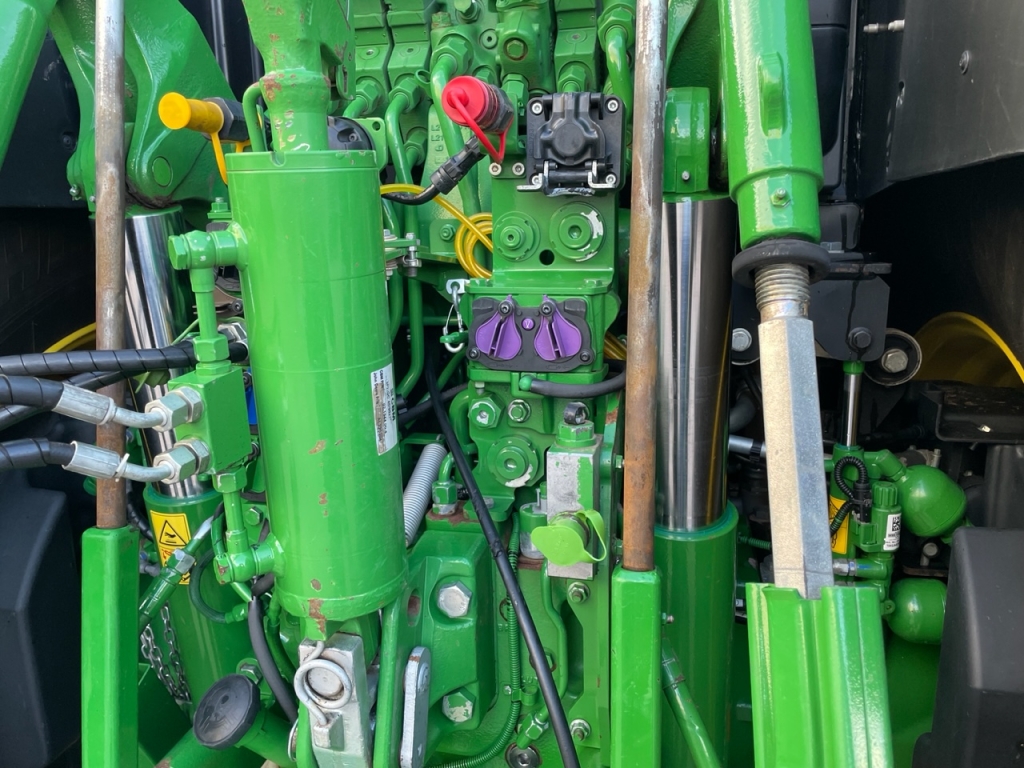 John Deere 6250R