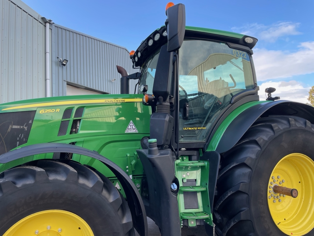 John Deere 6250R
