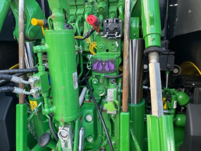 John Deere 6250R