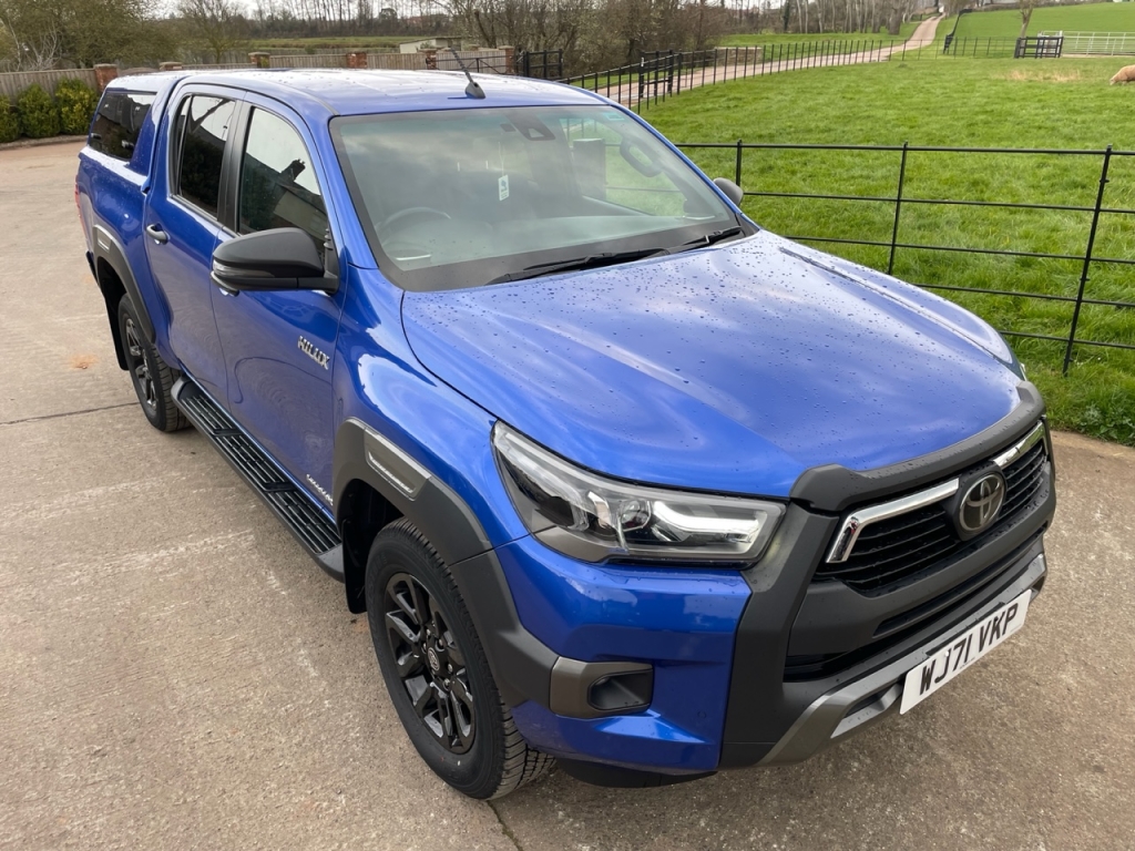 Toyota Hi-Lux Invincible X 2.8 Diesel