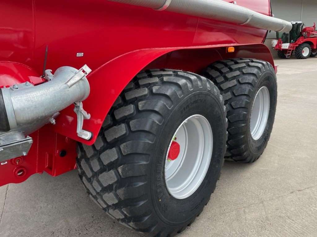 Redrock 3500 Gallon tanker