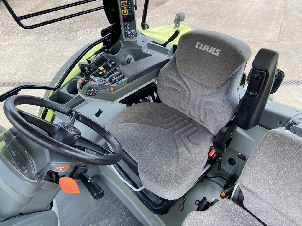 Claas Arion 550