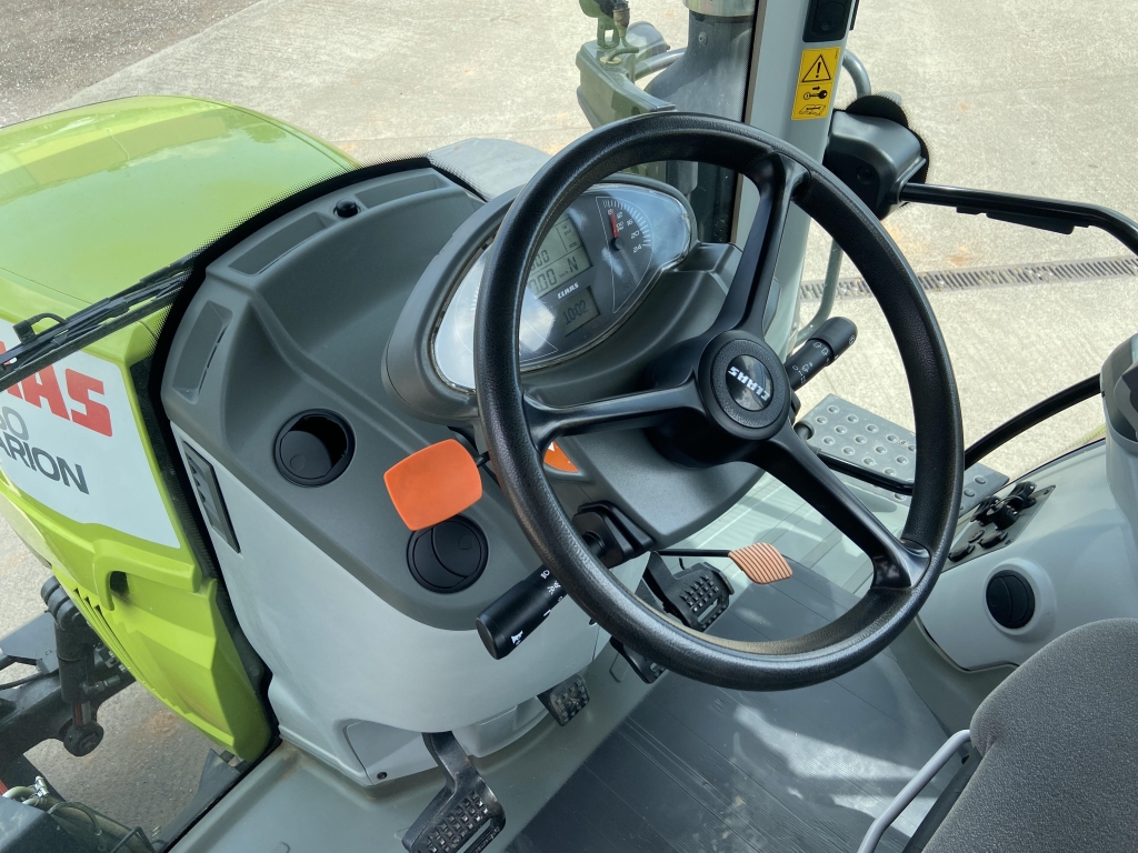 Claas Arion 550