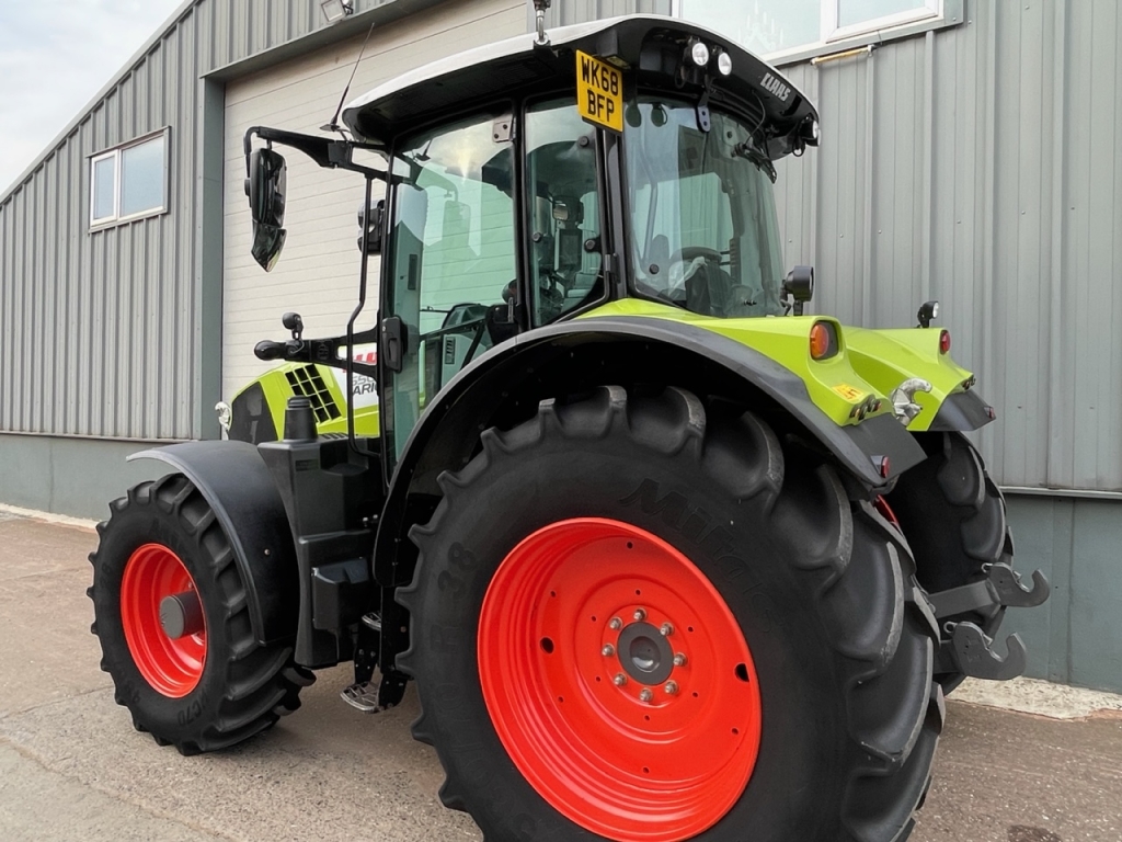 Claas Arion 550