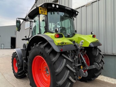 Claas Arion 550