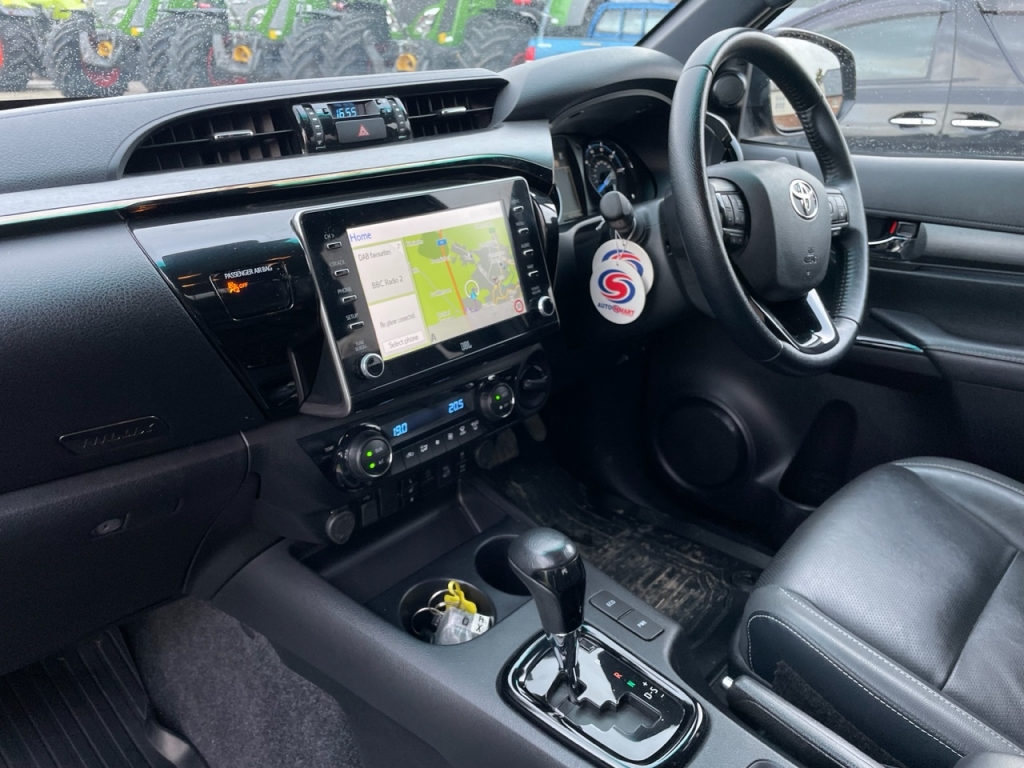 Toyota Hi-Lux Invincible X 2.8 Diesel