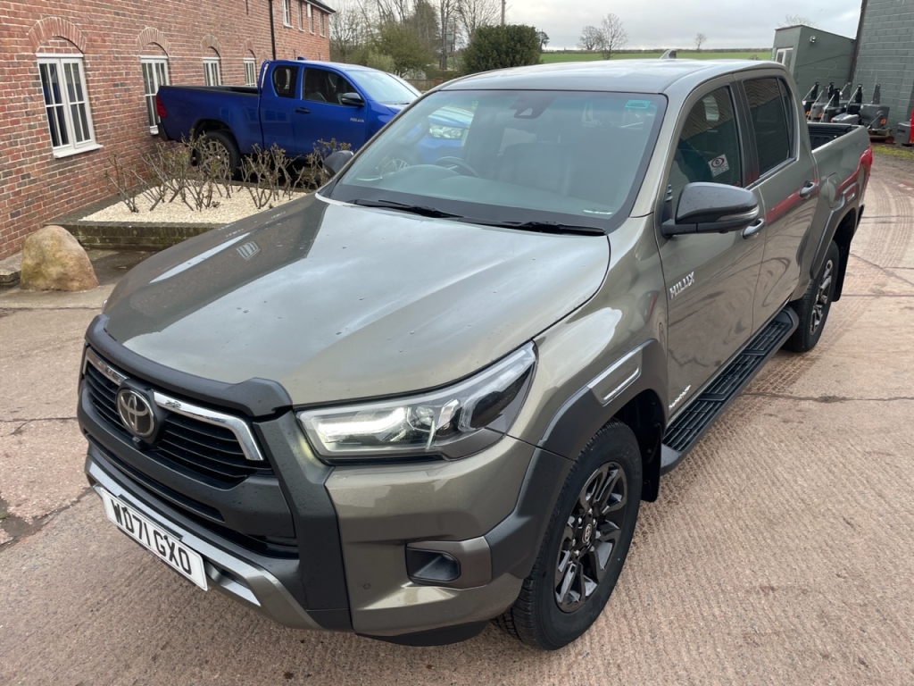 Toyota Hi-Lux Invincible X 2.8 Diesel
