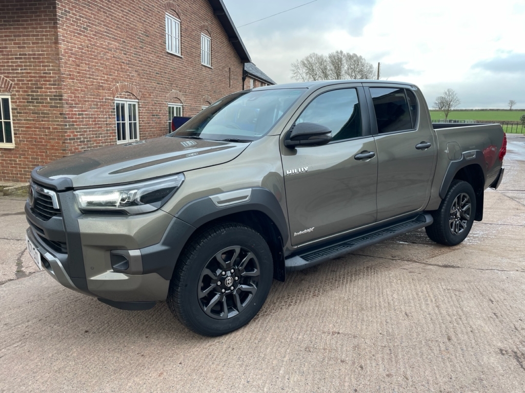 Toyota Hi-Lux Invincible X 2.8 Diesel