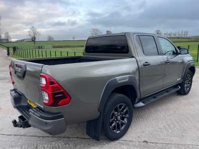 Toyota Hi-Lux Invincible X 2.8 Diesel