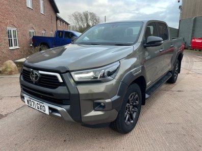 Toyota Hi-Lux Invincible X 2.8 Diesel