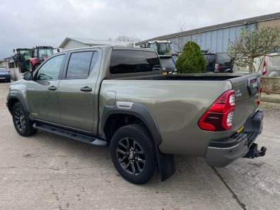 Toyota Hi-Lux Invincible X 2.8 Diesel