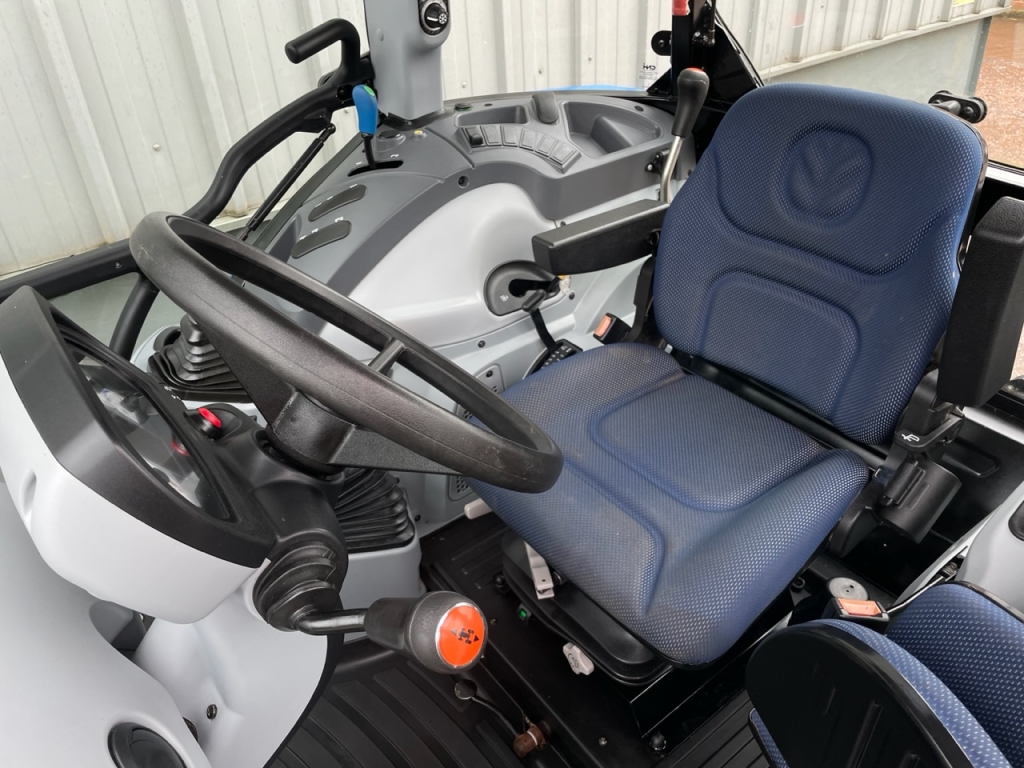 New Holland T4.65