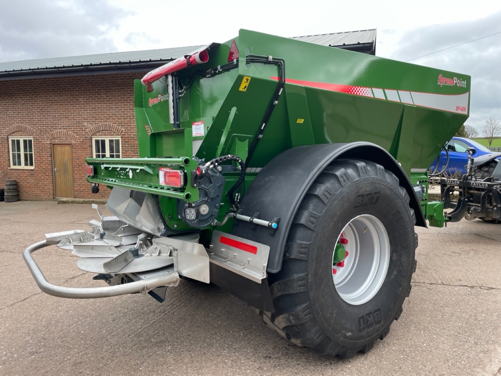 SpreadPoint SP-600 lime spreader