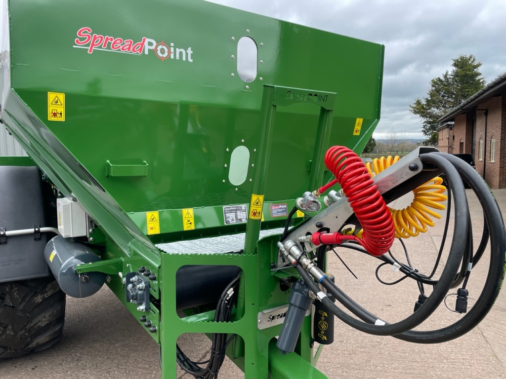 SpreadPoint SP-600 lime spreader