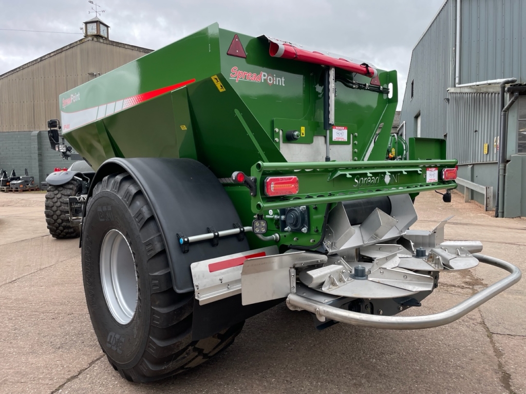 SpreadPoint SP-600 lime spreader