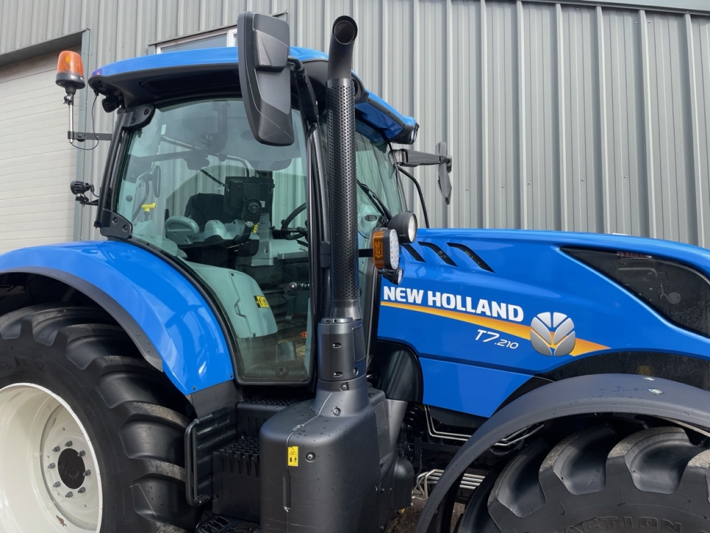 New Holland T7.210