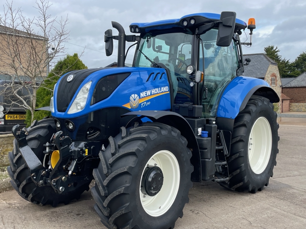 New Holland T7.210