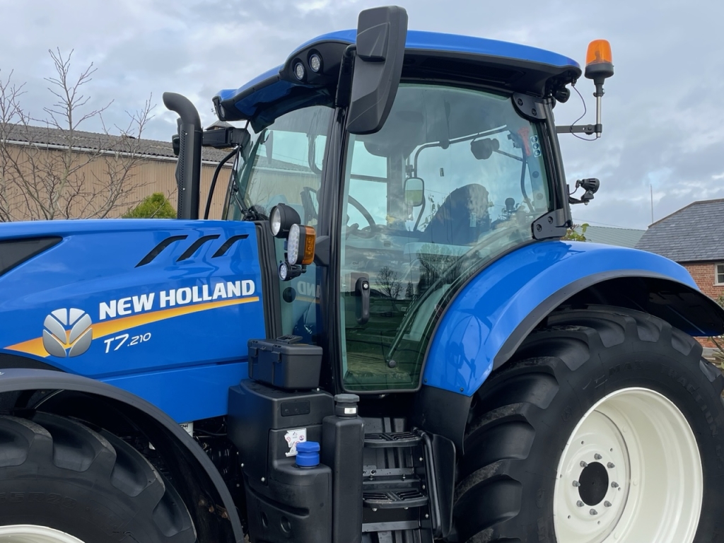 New Holland T7.210