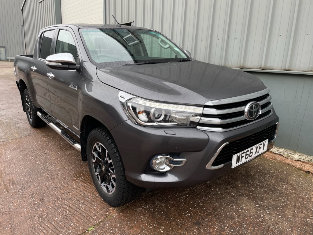 Toyota Hi-Lux Invincible 2.4 Diesel