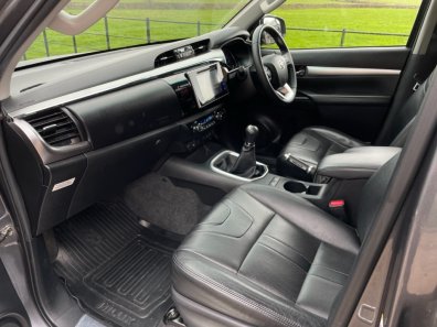 Toyota Hi-Lux Invincible 2.4 Diesel