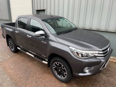 Toyota Hi-Lux Invincible 2.4 Diesel