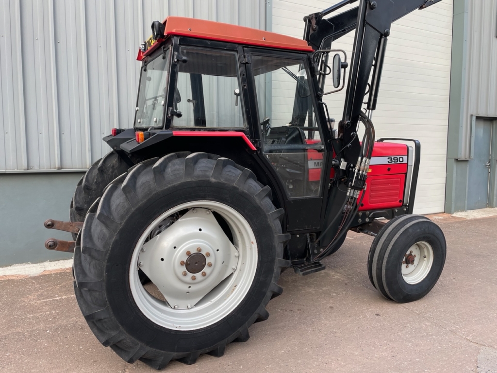 Massey Ferguson 390