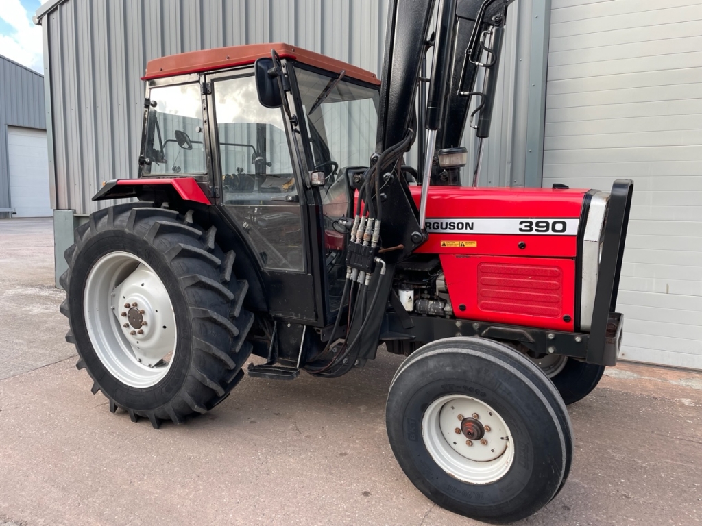 Massey Ferguson 390