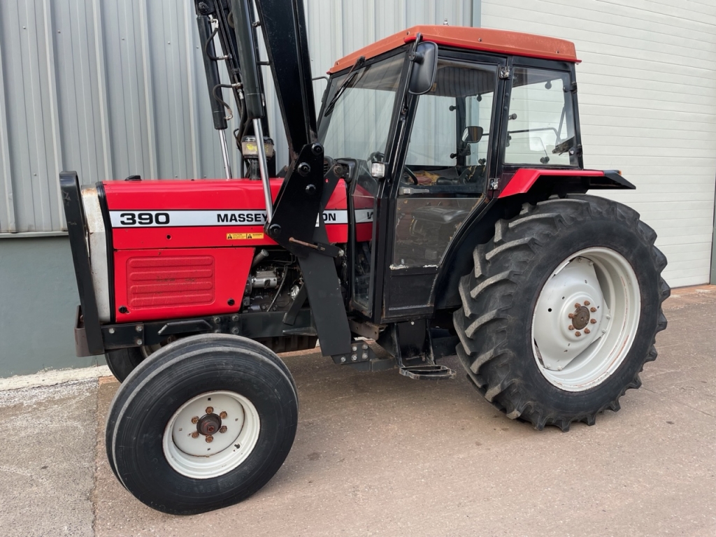 Massey Ferguson 390