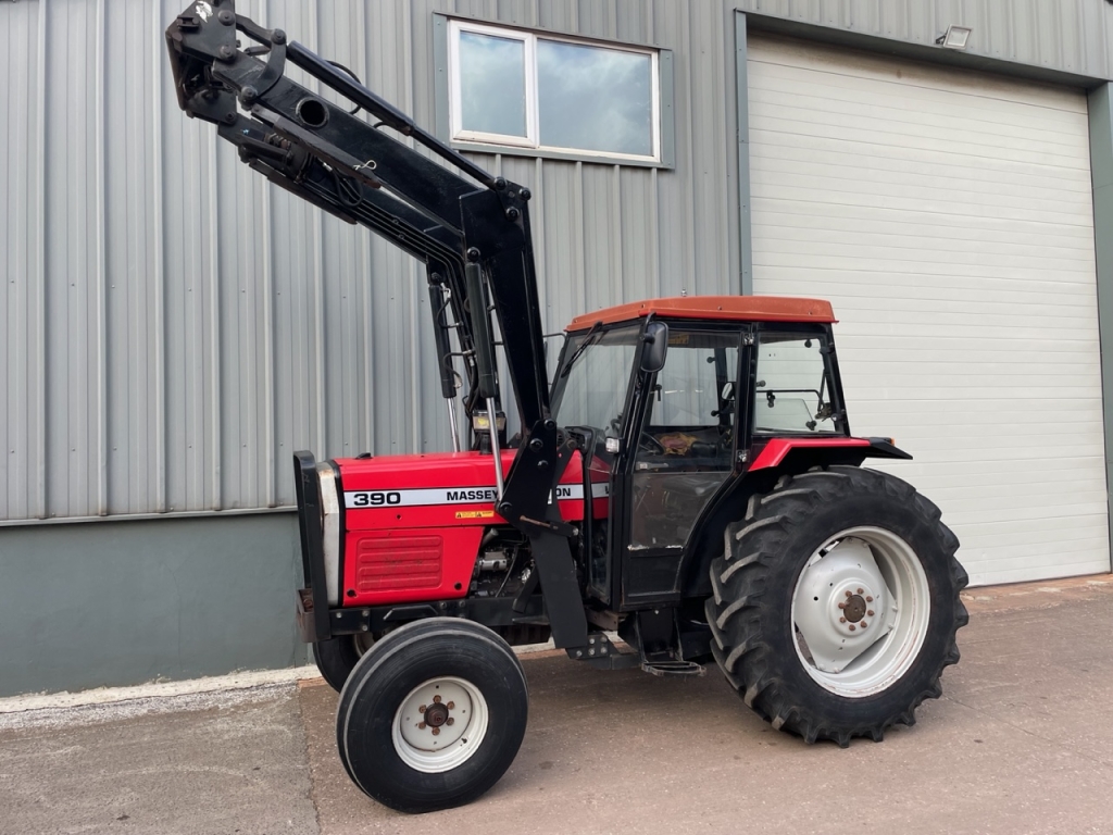 Massey Ferguson 390