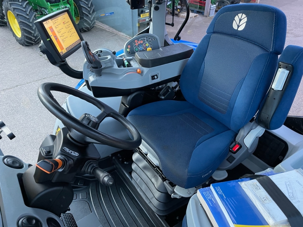 New Holland T7.245