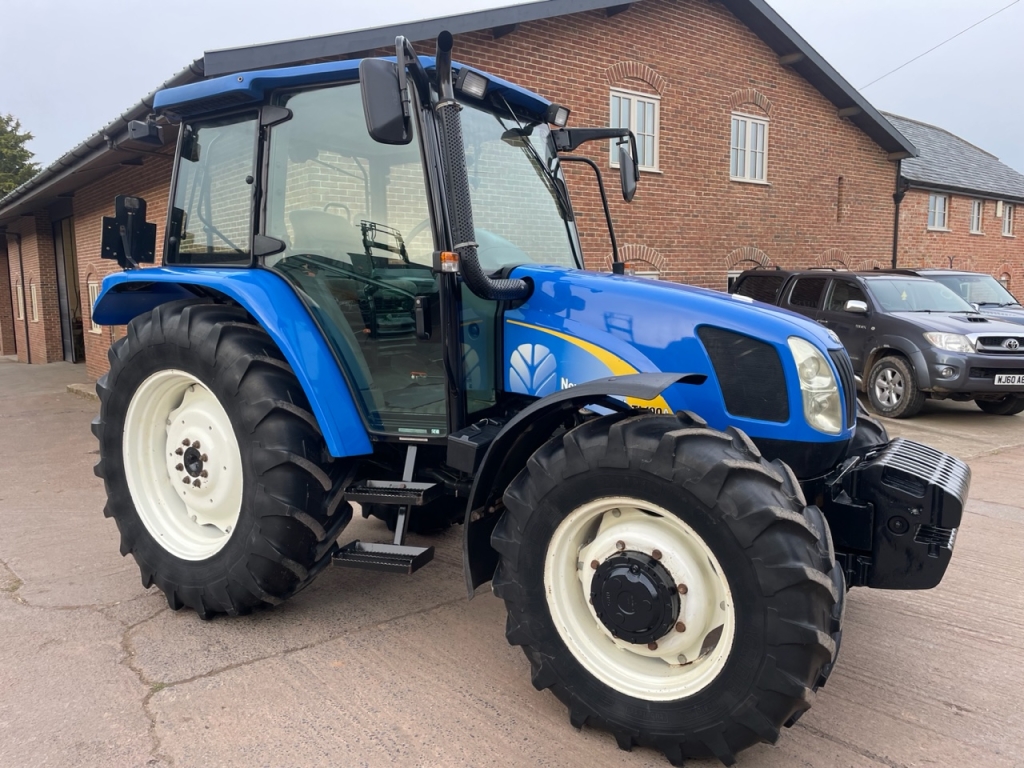 New Holland TLA 100