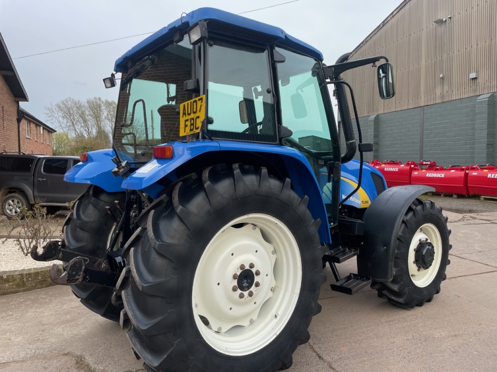 New Holland TLA 100