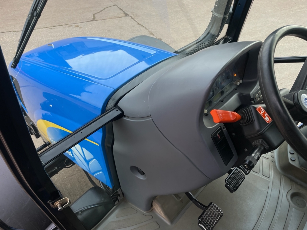 New Holland TLA 100