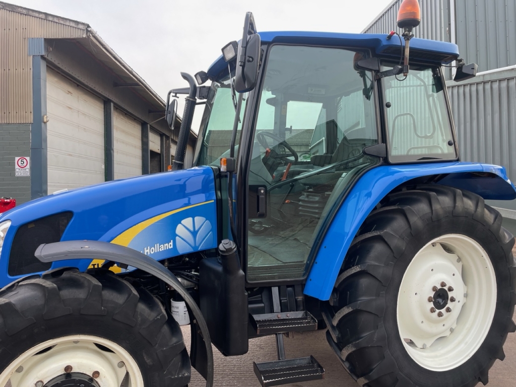 New Holland TLA 100