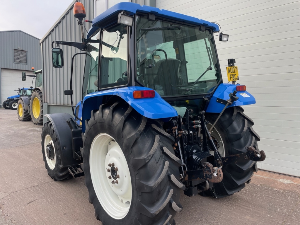 New Holland TLA 100