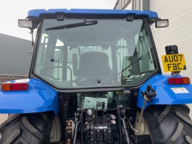New Holland TLA 100