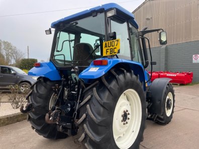 New Holland TLA 100