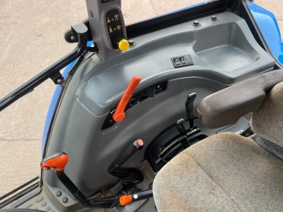New Holland TLA 100