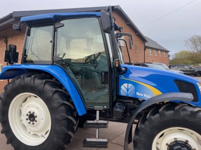 New Holland TLA 100