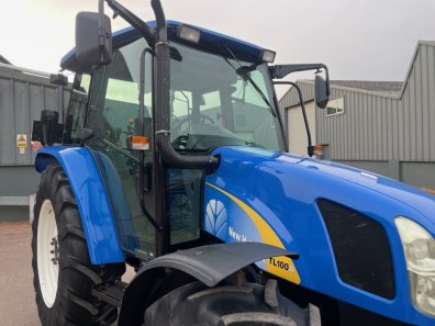 New Holland TLA 100